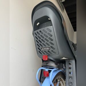 Burley Dash Child Bike Seat ( Pick- Up Only)